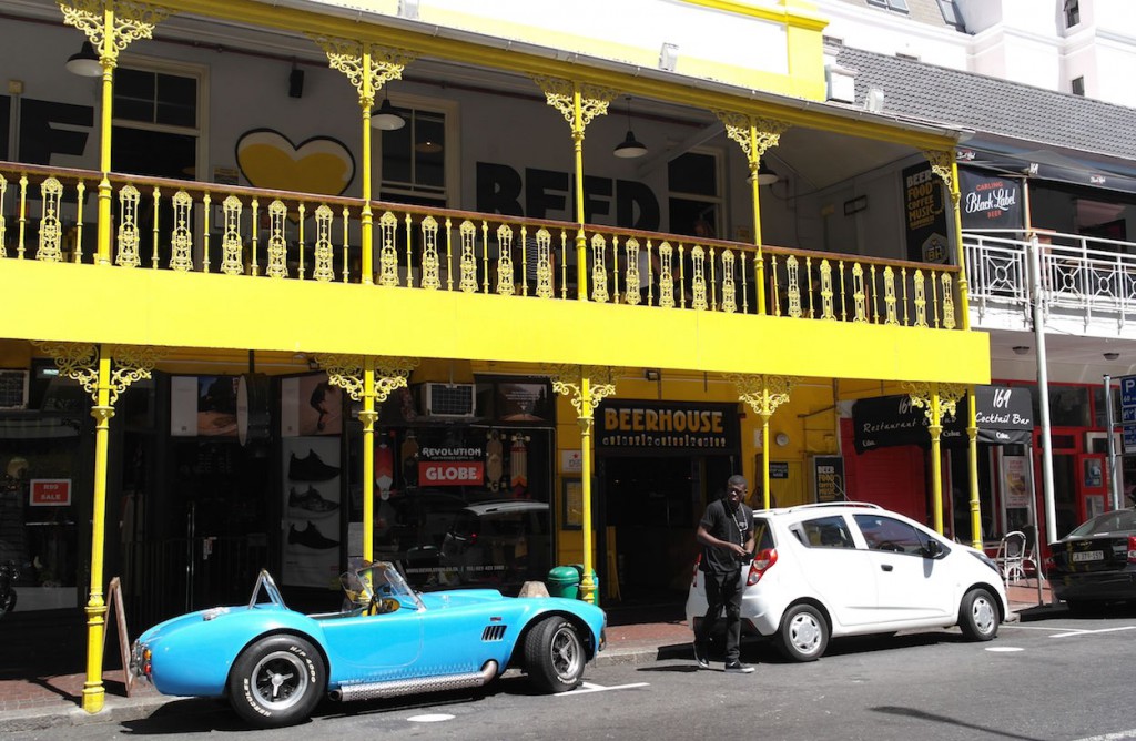 Classic car and iron balcony on Long Street